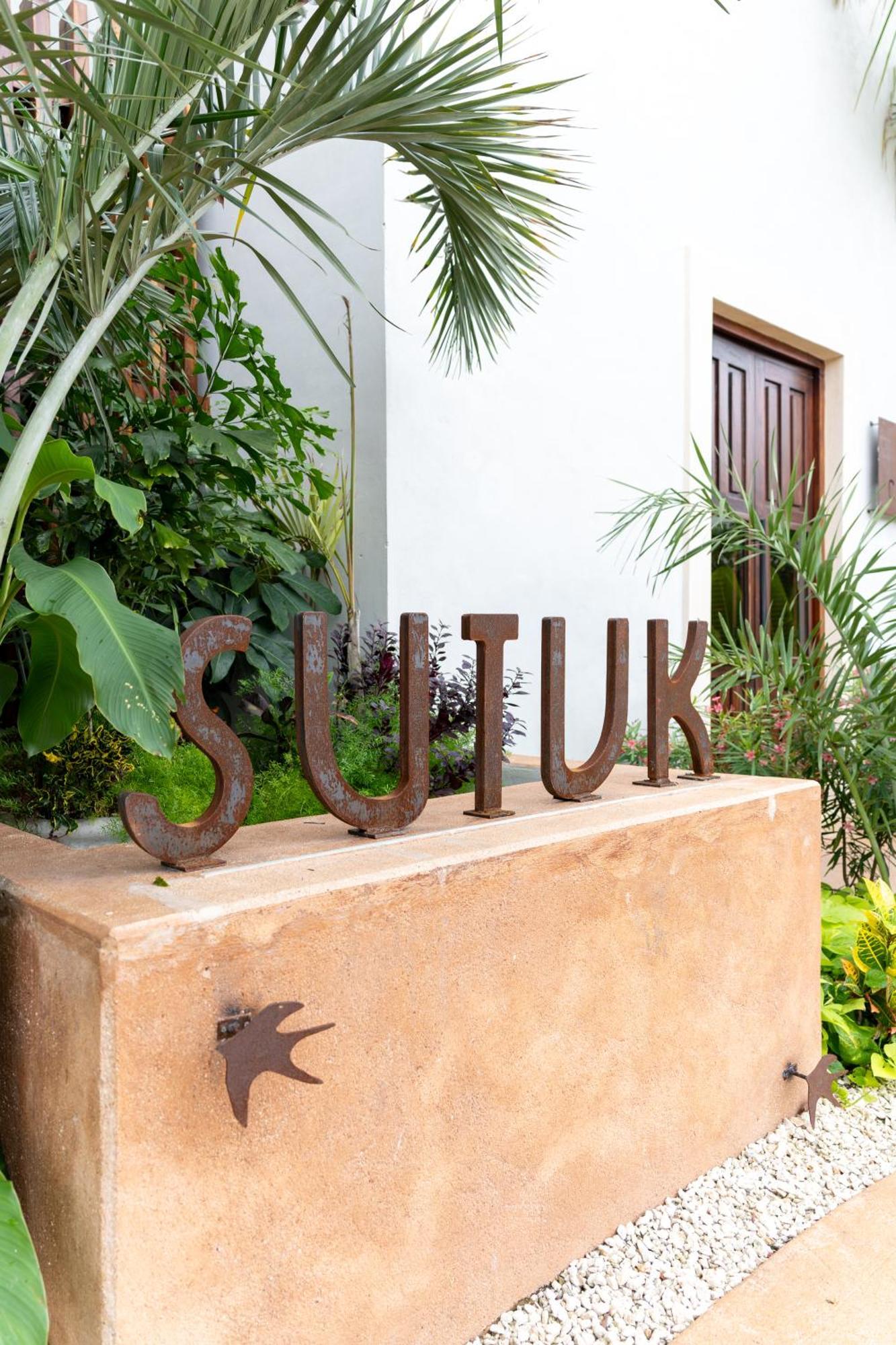 Hotel Sutuk Valladolid  Extérieur photo
